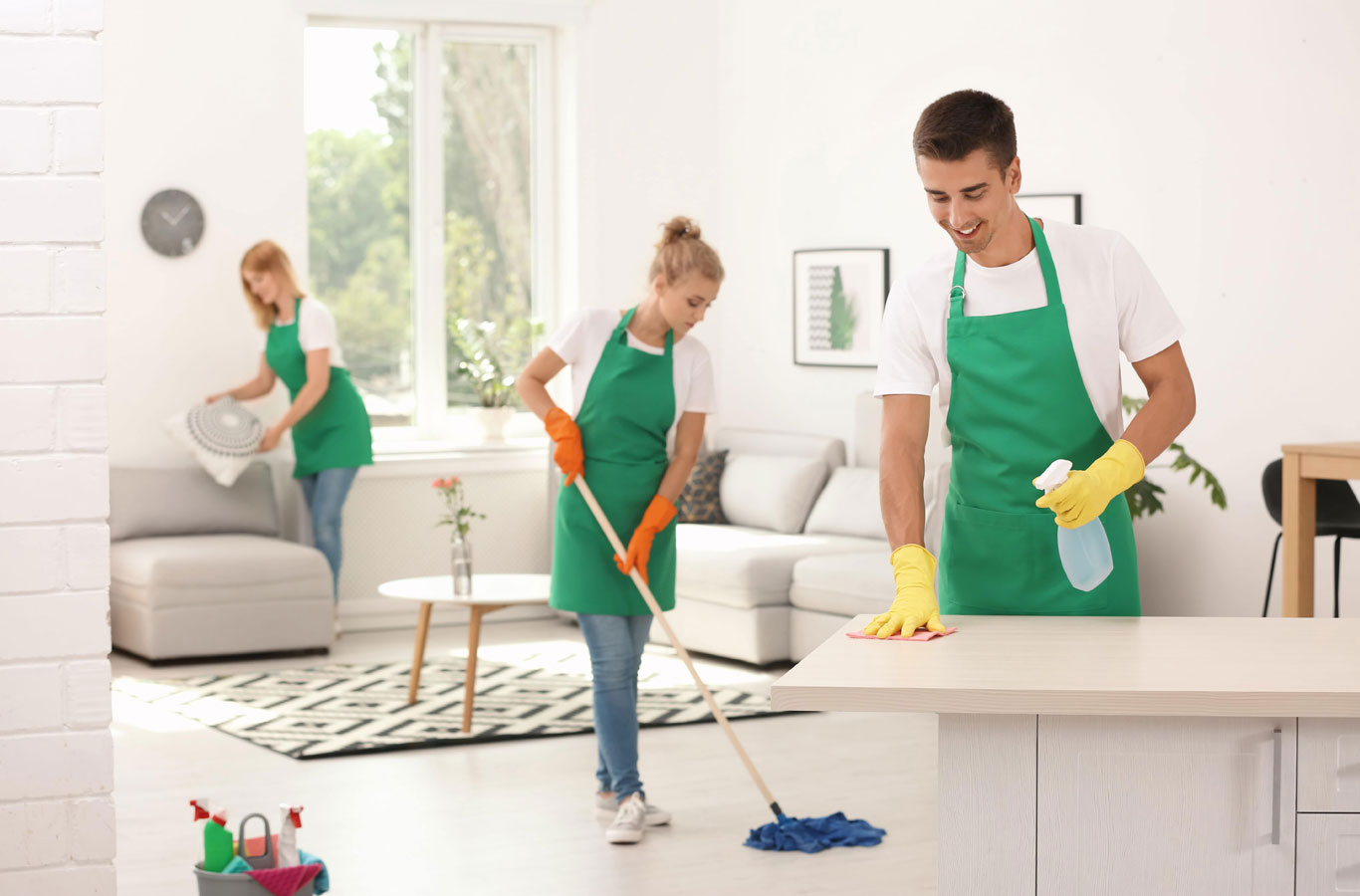 خدمات العمالة المنزلية 